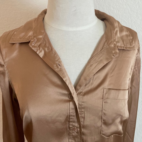 Rose gold button down NWT - Picture 2 of 4